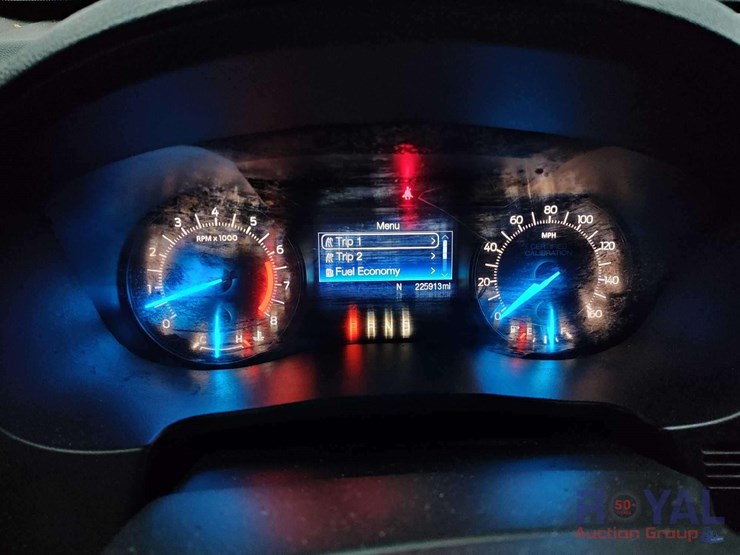 2016-ford-explorer-image-16