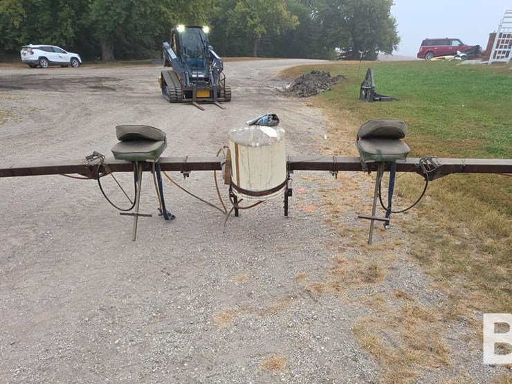 3--pt-4-person-ride-on-sprayer-bar-image-2