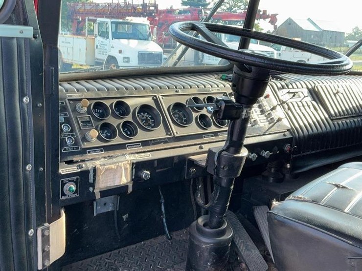 #2000-•-1982-sutphen-deluge-fire-engine-truck-detroit-diesel-6v92ta-image-88