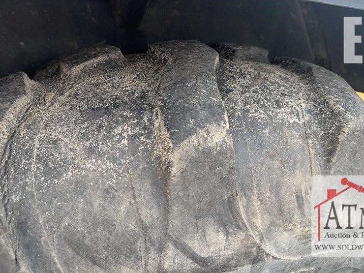 1996-ford-555d-image-12