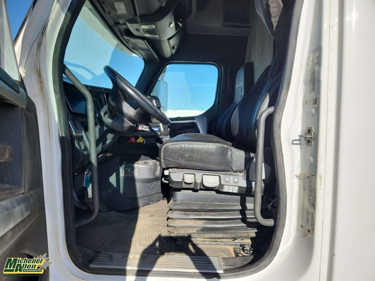 2024-western-star-57x-image-26