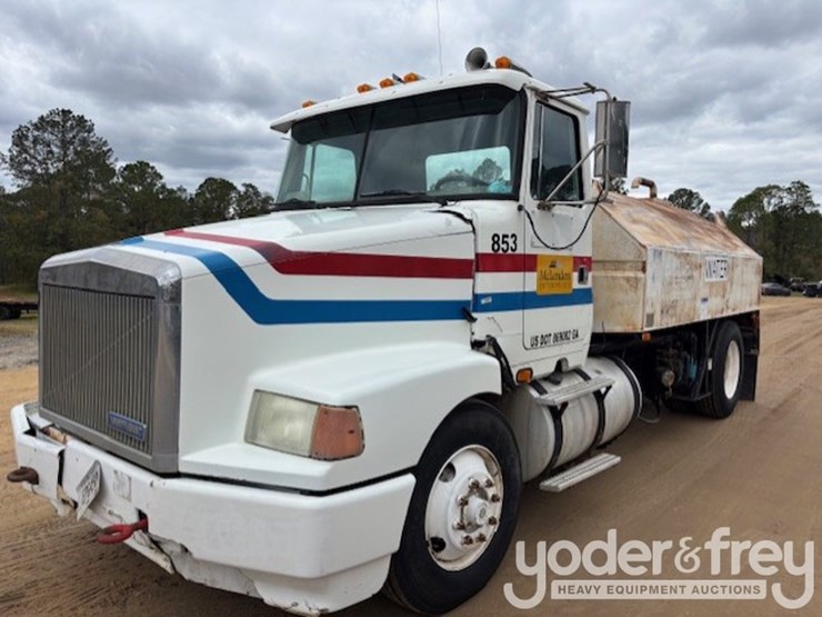 1995-gmc-4200-image-1