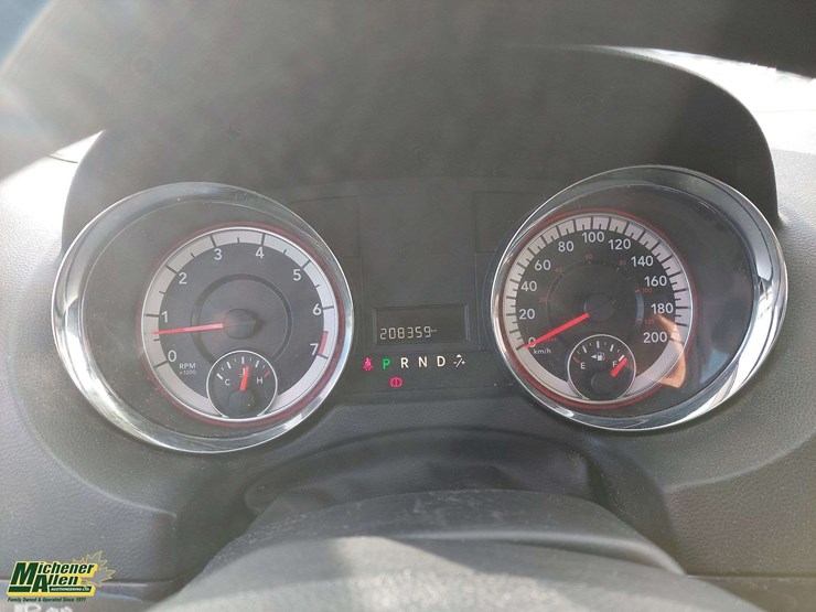 2016-dodge-grand-caravan-image-17