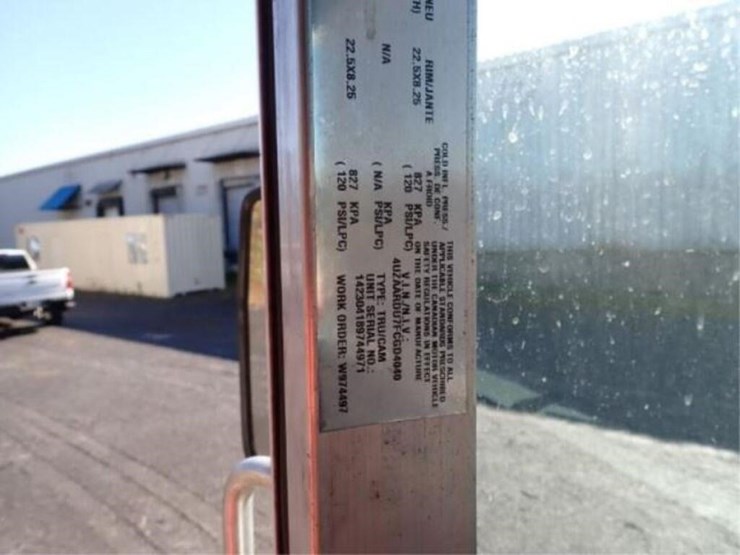 2015-freightliner-mt55-image-24