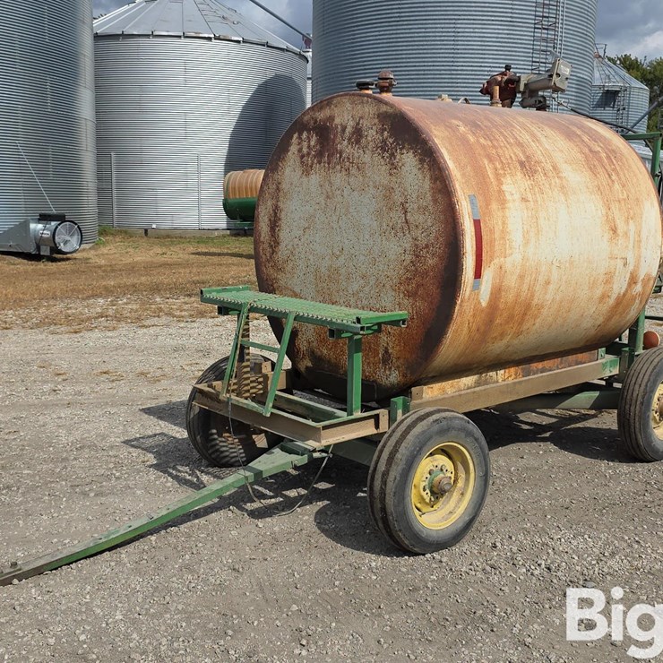 500 Gal Portable Fuel Tank & Pump