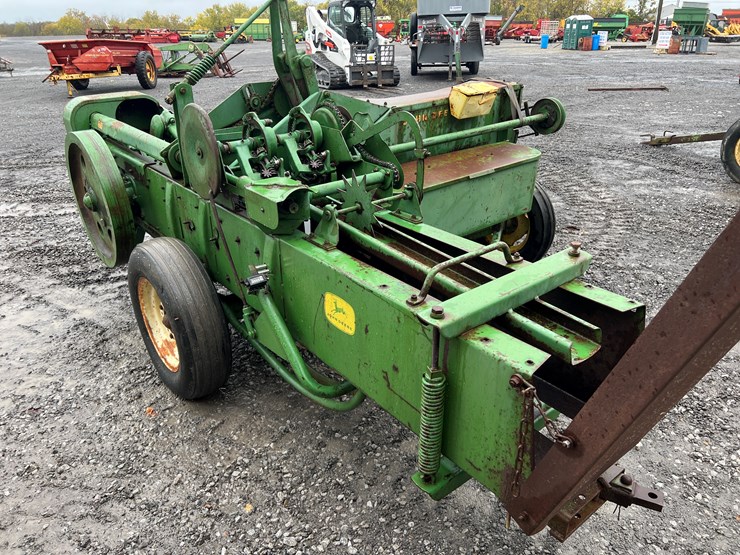 john-deere-24t-image-4