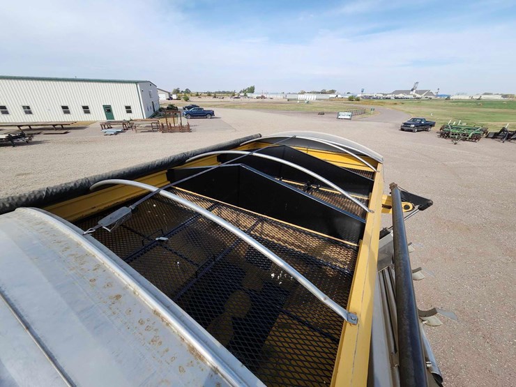 2018-agchem-9300b-terragator-image-9