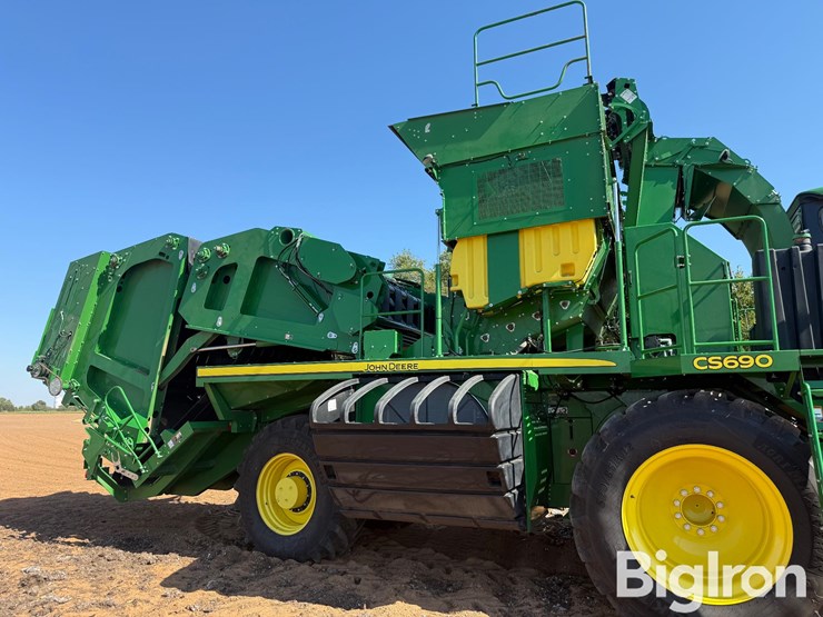 2018-john-deere-cs690-image-12