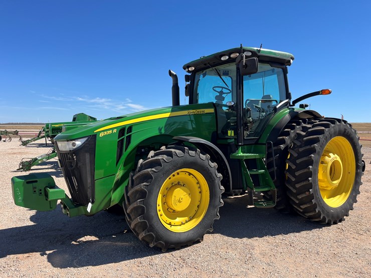 2012-john-deere-8335r-image-1