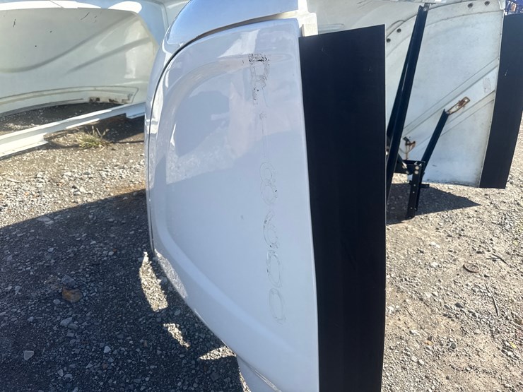 #28387-•-semi-truck-wind-deflector-image-5