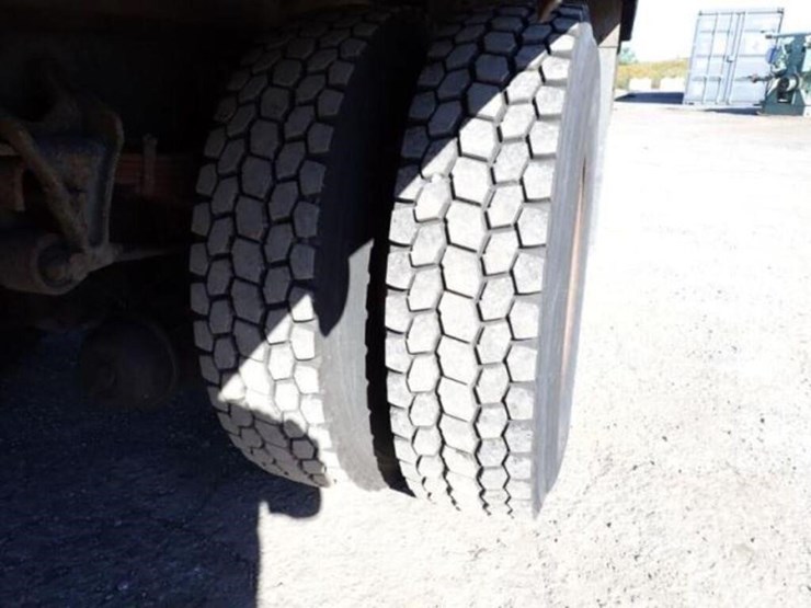 2013-ford-f750-image-42