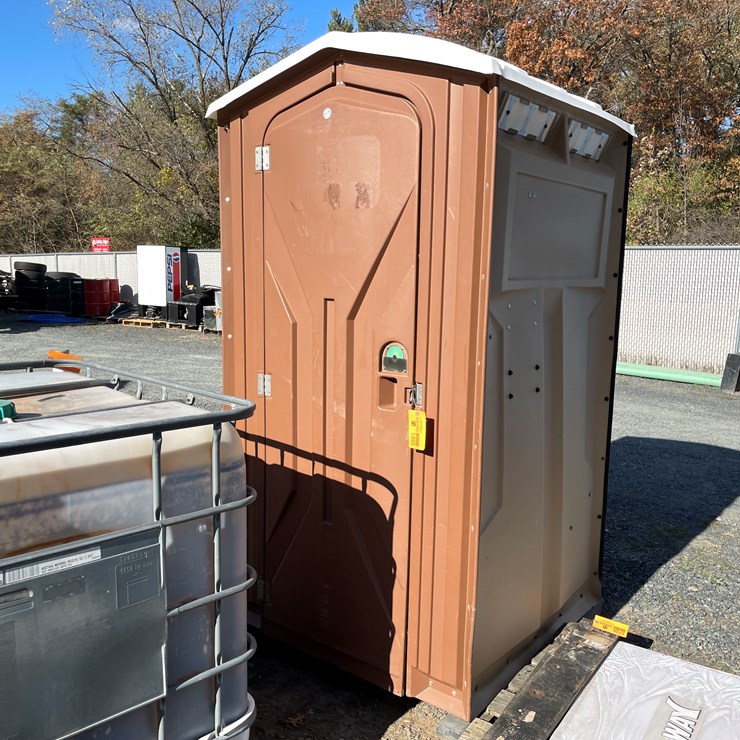 #5661 • Satellite Ind. Inc. Porta Potty