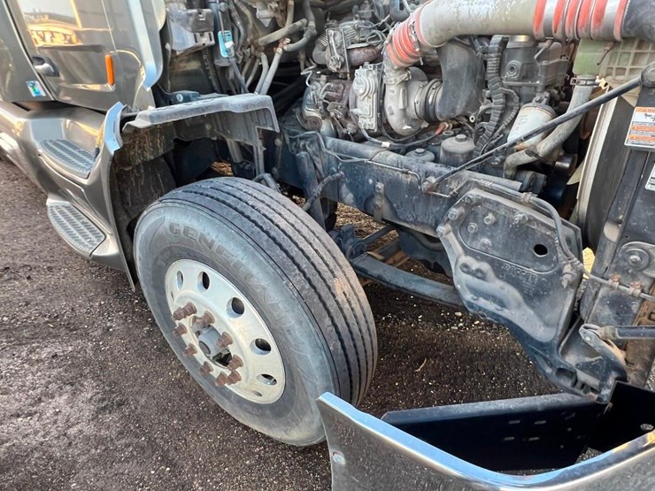 2014-peterbilt-579-image-11