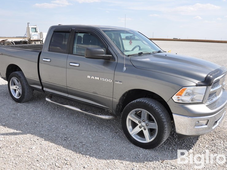 2012-ram-1500-big-horn-image-3