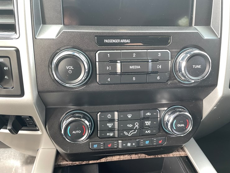 2019-ford-f350-xlt-lariat-image-64