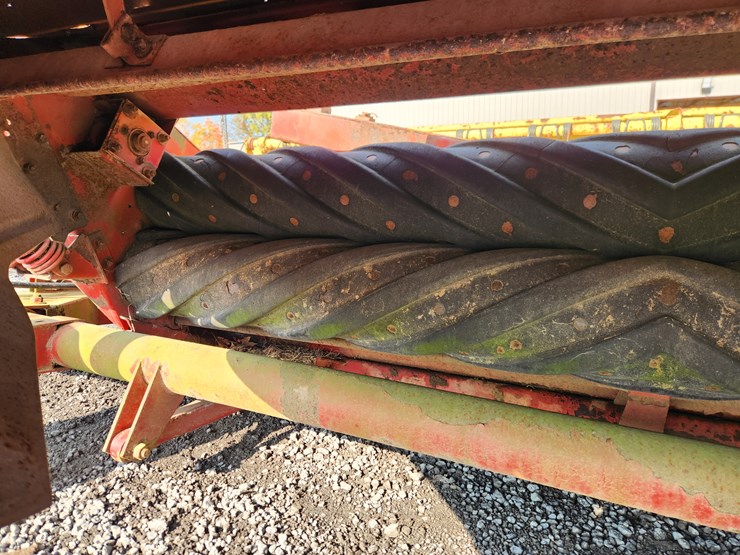 new-holland-488-image-8