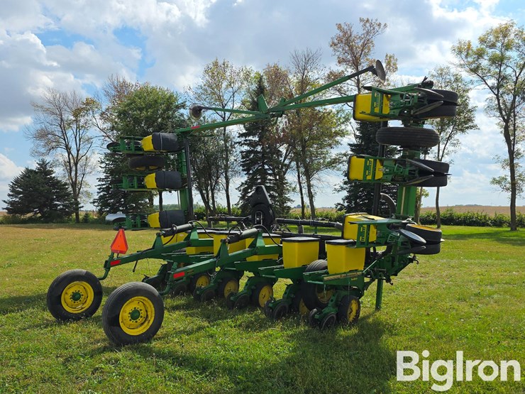 john-deere-7300-image-5