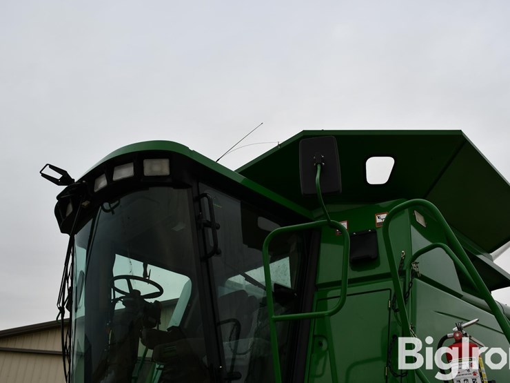 2005-john-deere-9560-sts-image-12