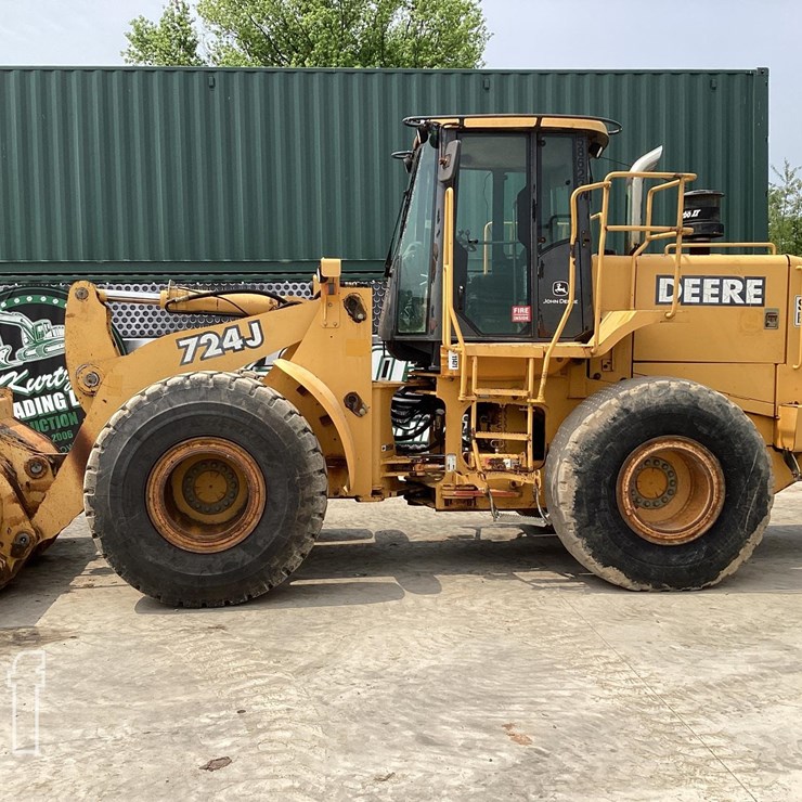 DEERE 724J