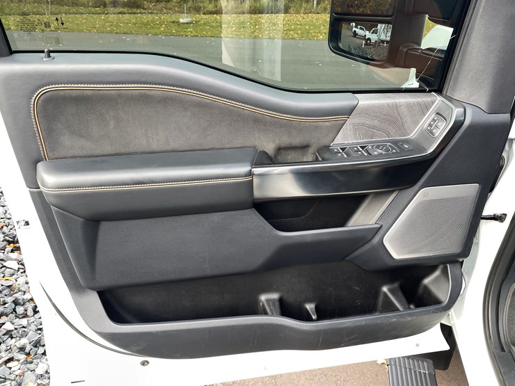 2023-ford-f450-platinum-image-50