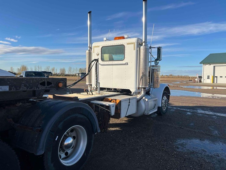 1996-peterbilt-378-image-8
