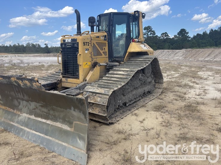 2013-caterpillar-d6n-lgp-image-1