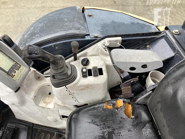 2015-deere-35g-image-16