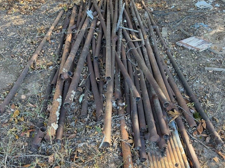 assortment-of-oil-field-pipe-image-2