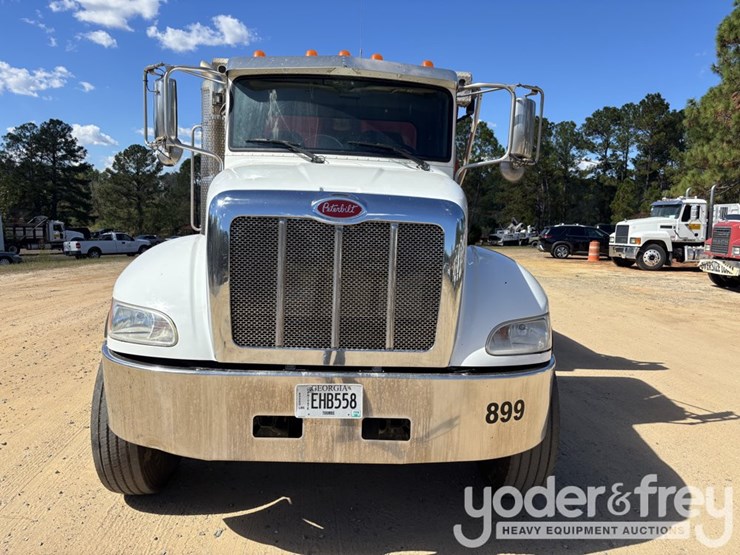 2020-peterbilt-348-image-8
