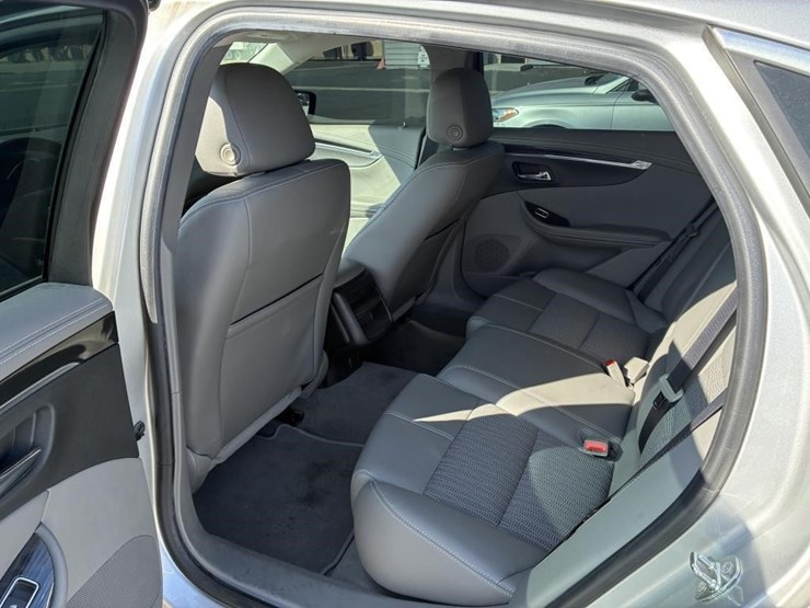 2019-chevrolet-impala-sedan-image-10