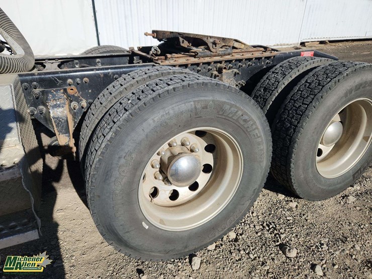 2024-western-star-57x-image-35