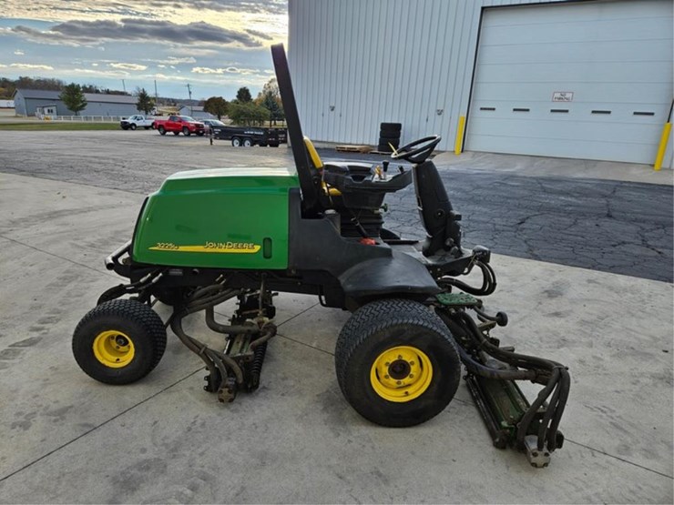 john-deere-3225c-image-6