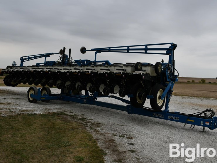 2005-kinze-3600-image-3