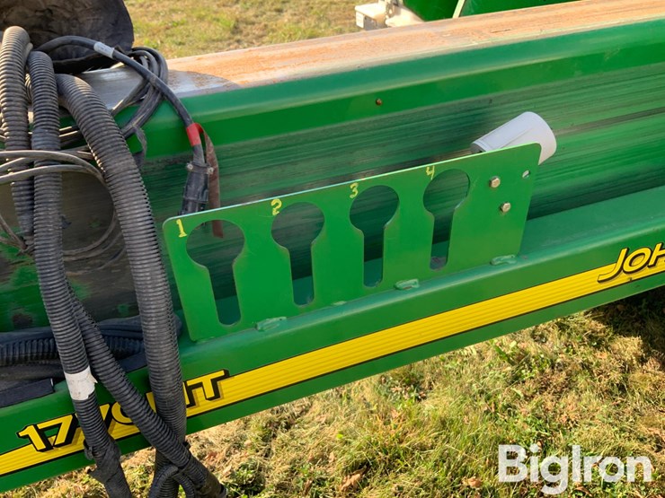 2010-john-deere-1770-image-19