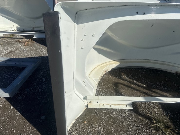 #28390-•-semi-truck-wind-deflector-image-8