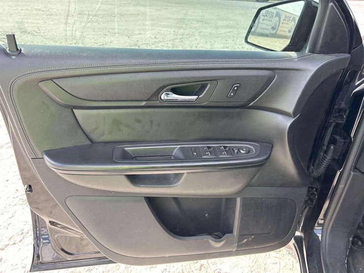 2016-chevrolet-traverse-image-11