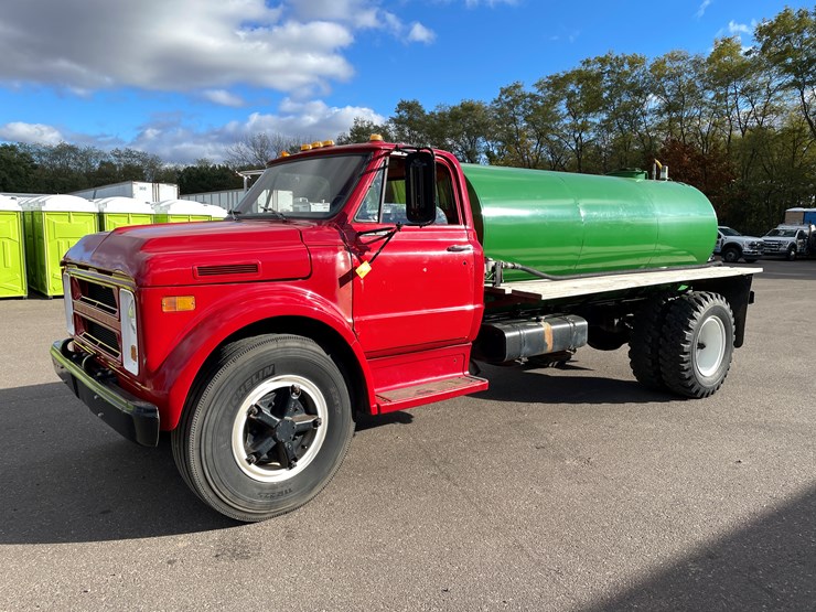 1969-chevrolet-c30-image-1