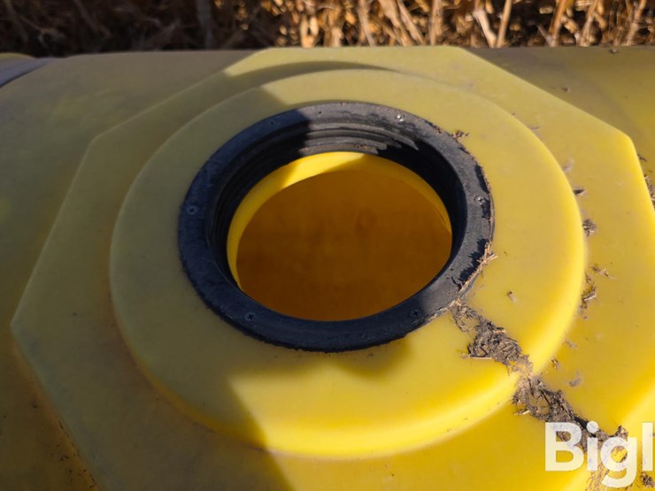 300-gal-front-mount-poly-tank-image-19