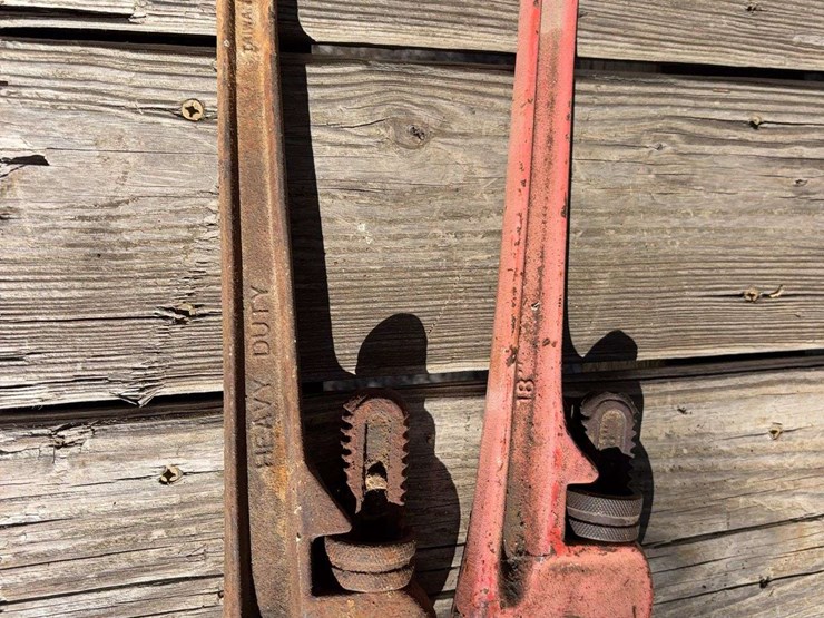 2-rigid-pipe-wrenches-image-2