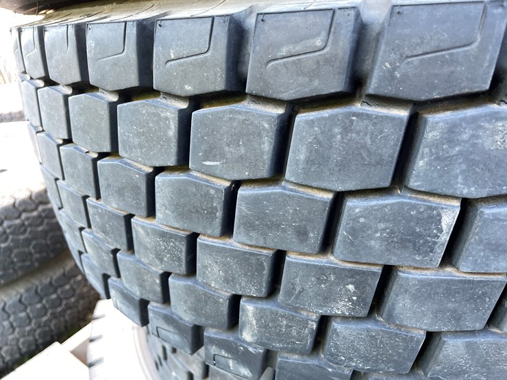 #5703-•-(6)-sampson-gl268d-19.5-tires-image-10