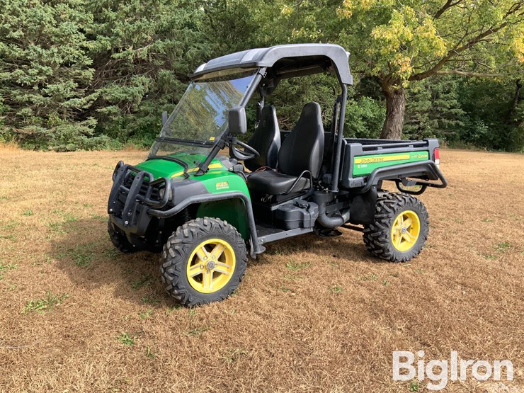 2014-john-deere-825i-utv-image-1