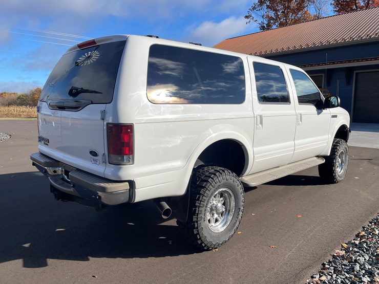 2002-ford-excursion-limited-image-5