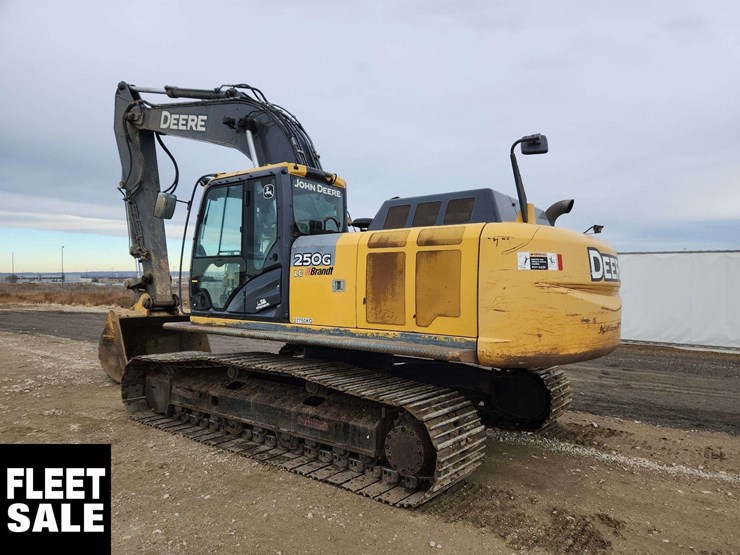 2013-john-deere-250g-excavator-image-3