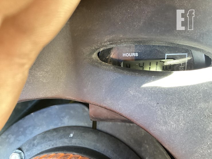 2015-raymond-520opc30tt-image-11