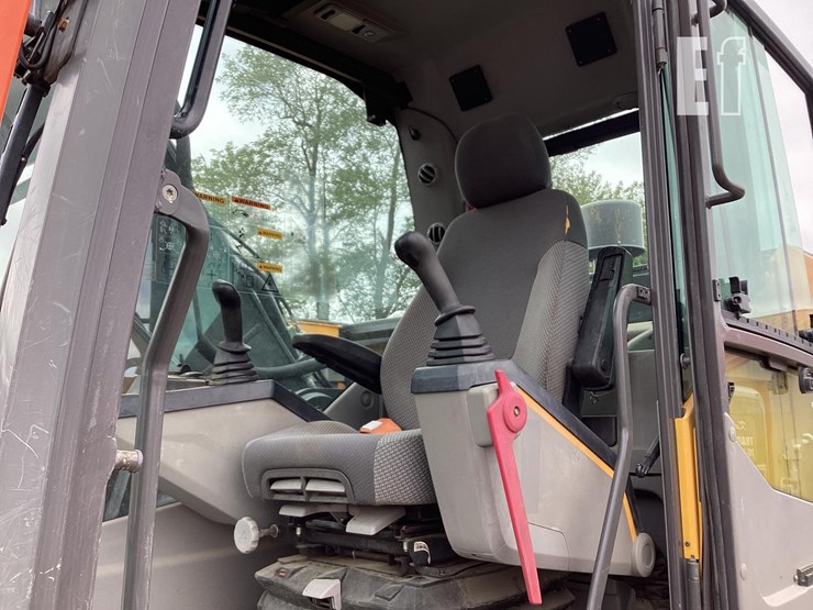 2018-volvo-ec250el-image-14