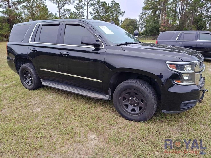 2017-chevrolet-tahoe-image-4