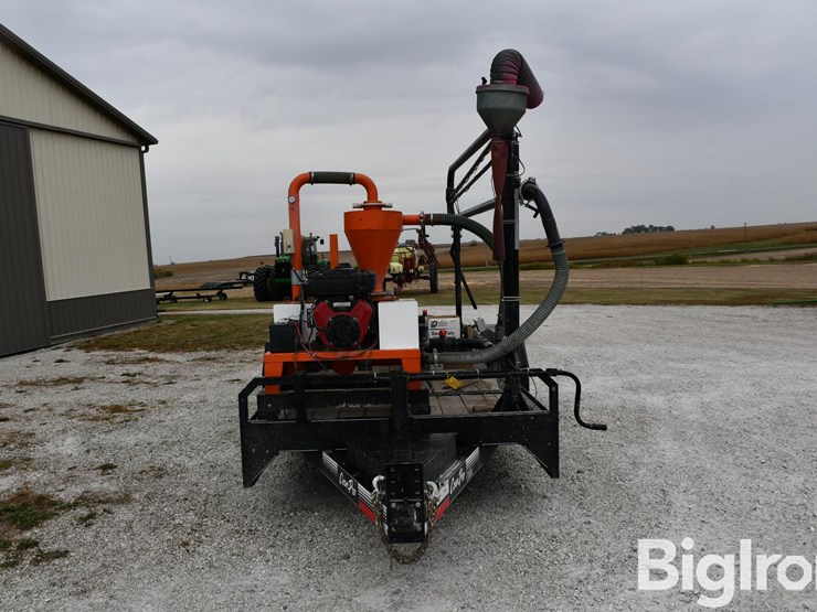 2011-corn-pro-3-box-seed-tender-on-t/a-tilt-deck-utility-trailer-image-2