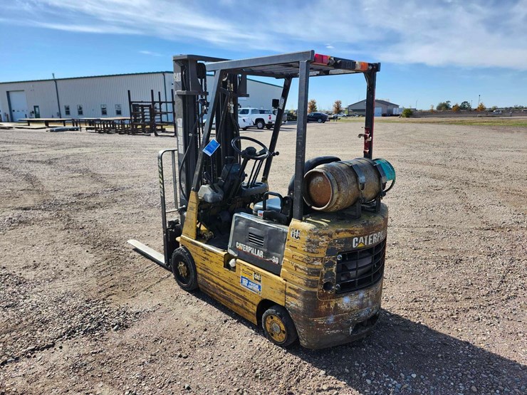 caterpillar-30-warehouse-forklift-image-5