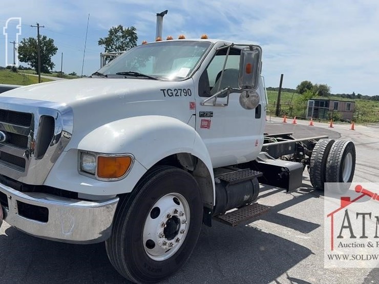 2007-ford-f750-image-1