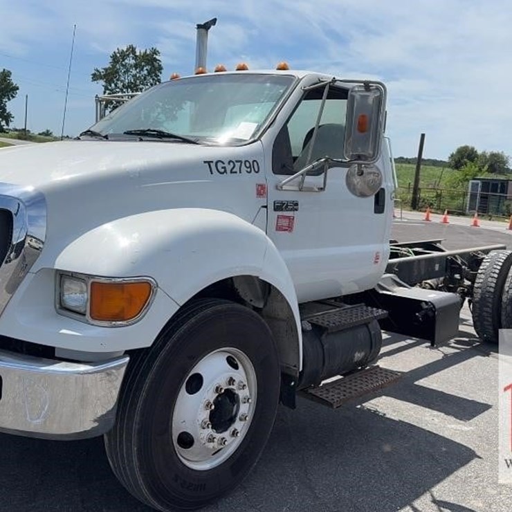 2007 FORD F750